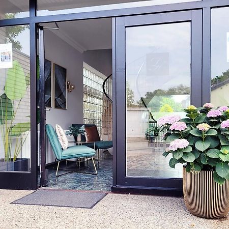 Moderne Maisonette Ferienwohnung Mit Gartenzugang, Nur 7 Gehminuten Zum Strand, Parkplatz & Fahrradunterstellplatz 샬베우츠 외부 사진