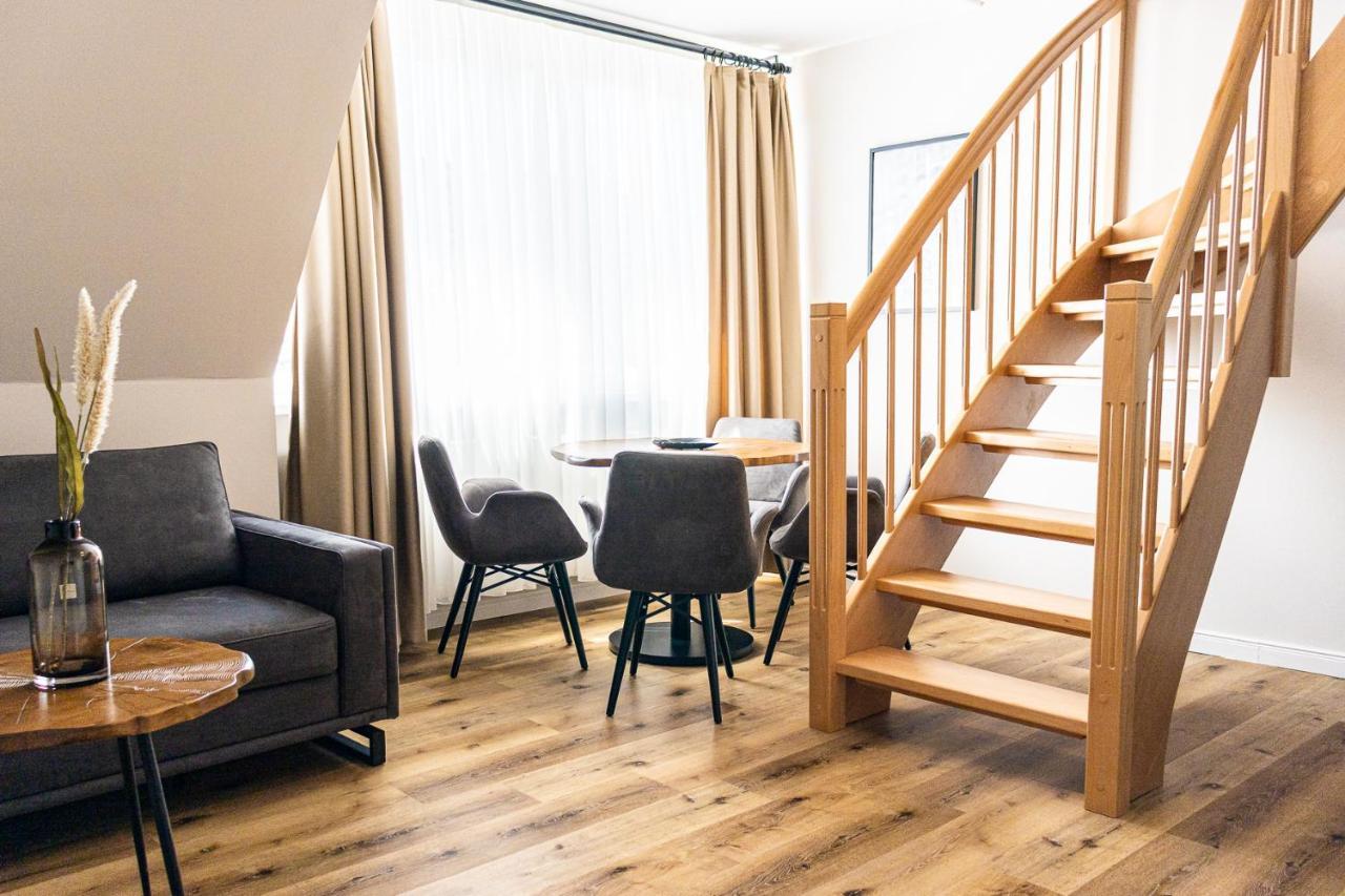 Moderne Maisonette Ferienwohnung Mit Gartenzugang, Nur 7 Gehminuten Zum Strand, Parkplatz & Fahrradunterstellplatz 샬베우츠 외부 사진