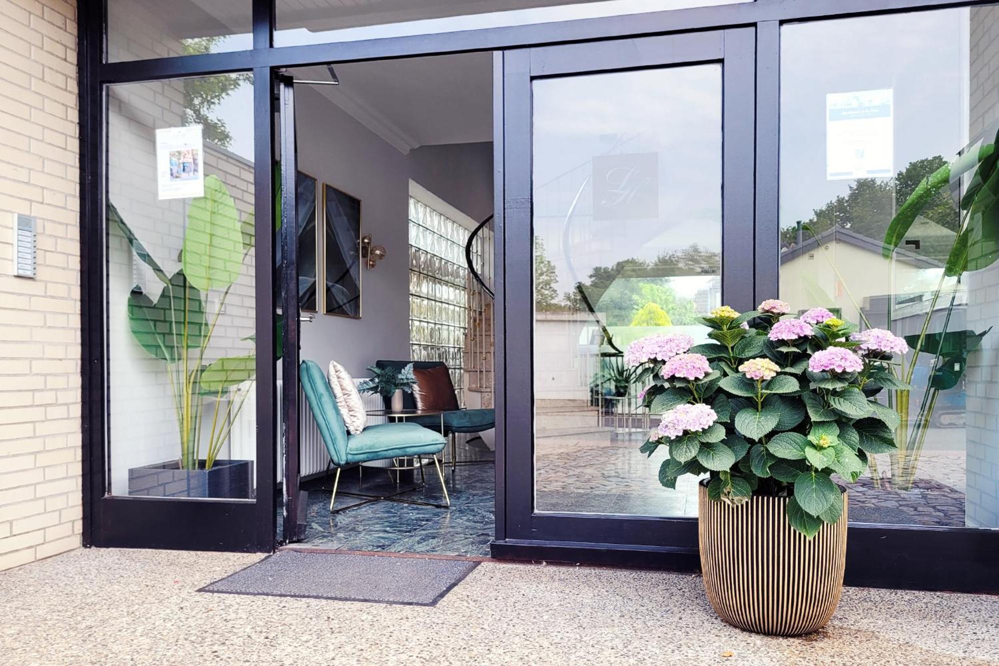 Moderne Maisonette Ferienwohnung Mit Gartenzugang, Nur 7 Gehminuten Zum Strand, Parkplatz & Fahrradunterstellplatz 샬베우츠 외부 사진