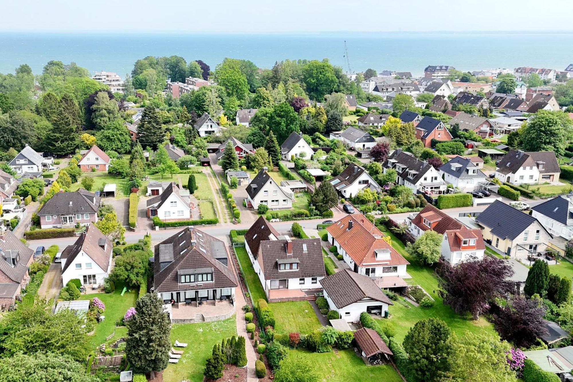 Moderne Maisonette Ferienwohnung Mit Gartenzugang, Nur 7 Gehminuten Zum Strand, Parkplatz & Fahrradunterstellplatz 샬베우츠 외부 사진